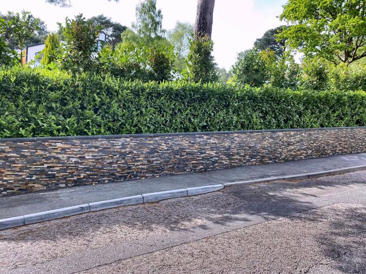 Slate-clad front wall